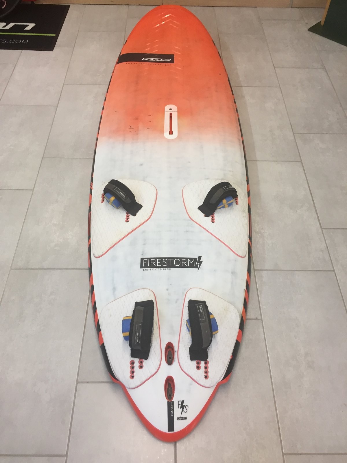 RRD FIRESTORM V4 LTD 112L 2018 (OCC. BE)