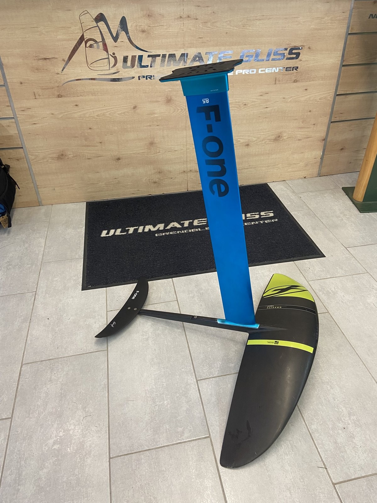 F-ONE FOIL GRAVITY CARBON 1800 2022 (OCC-TBE)